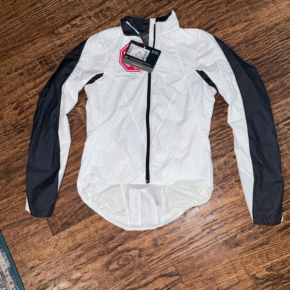 Gore Women's White and Black Jacket